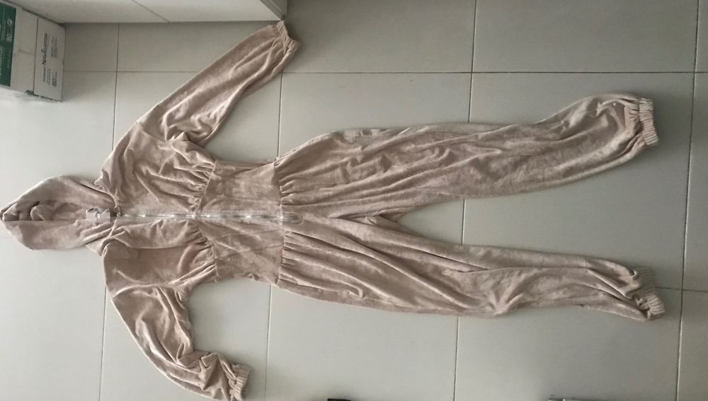 Велурен сет от една част