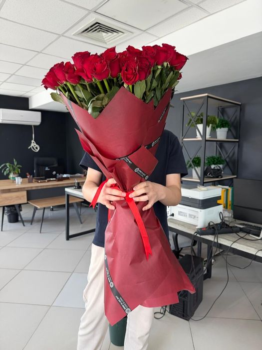 Метровые 101 роза