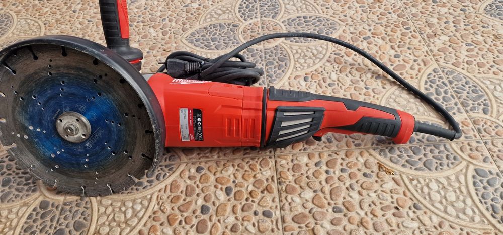 Ъглошлайф MILWAUKEE AGVKB 24-230 EKX