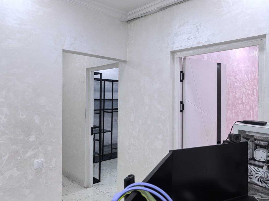 Продается нежилое помещение в Чиланзаре, вдоль дороги 75м2,