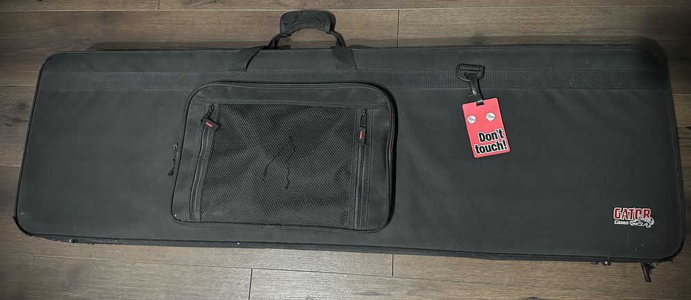 GATOR CASE pentru chitara / bass