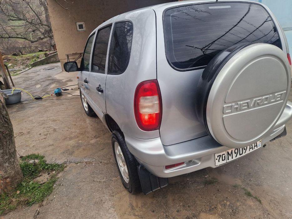 Нива шевроле 2005