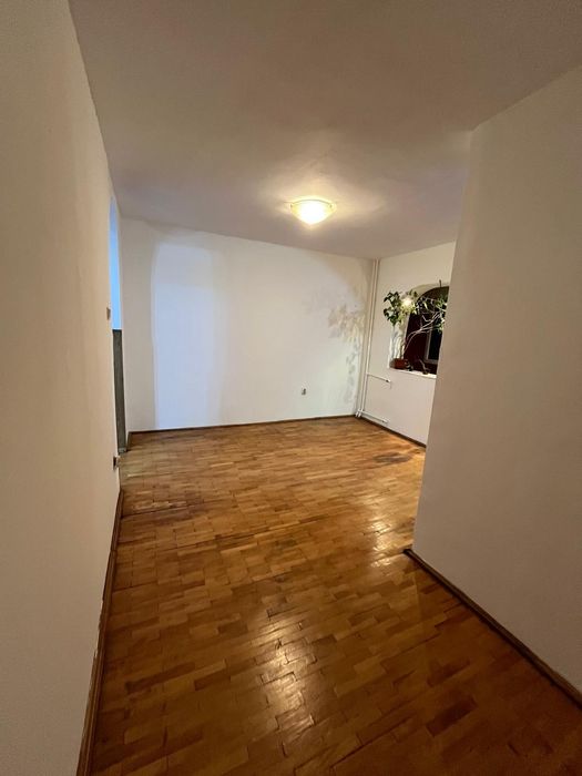 Vând garsonieră zona Prundu rond Lânăriei