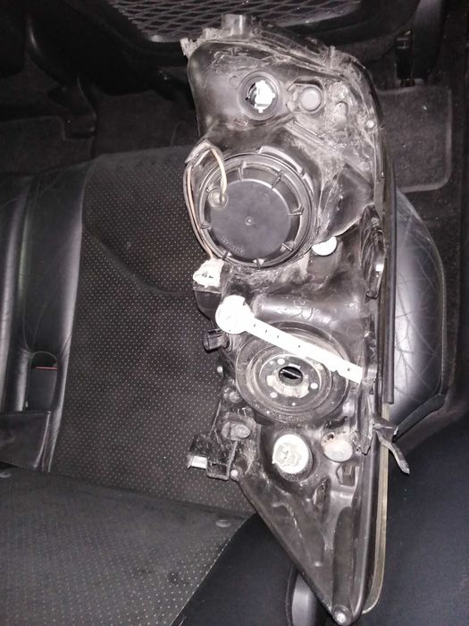 Продавам фарове за рав4