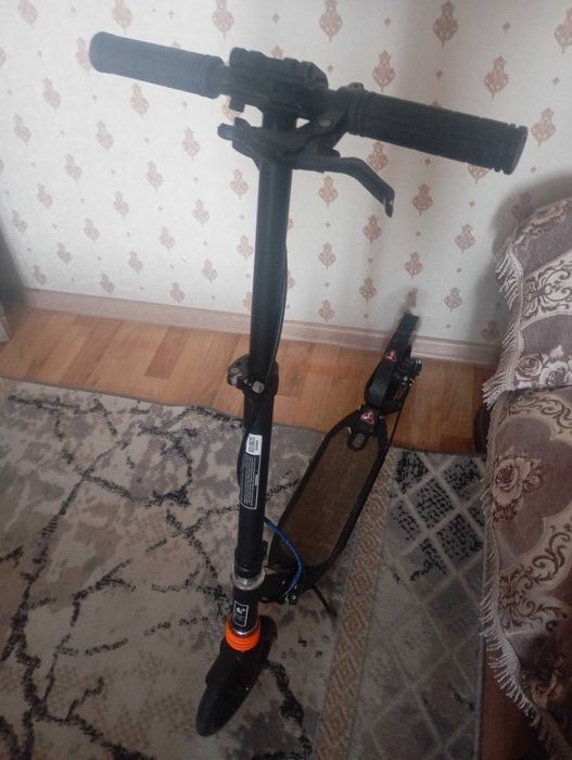 Самокат (обычный) Urban Scooter 200