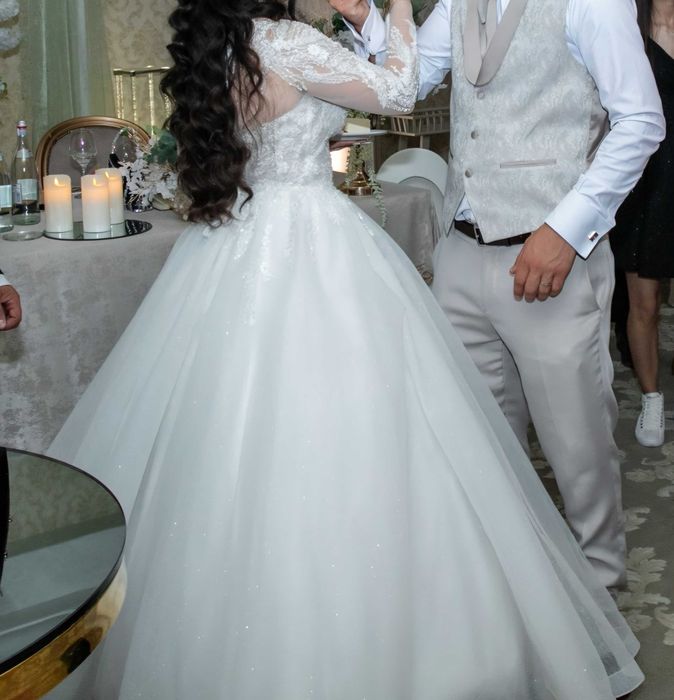 Vând rochie de mireasa în stare foarte bună