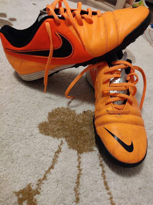 Ghete Nike pentru sintetic