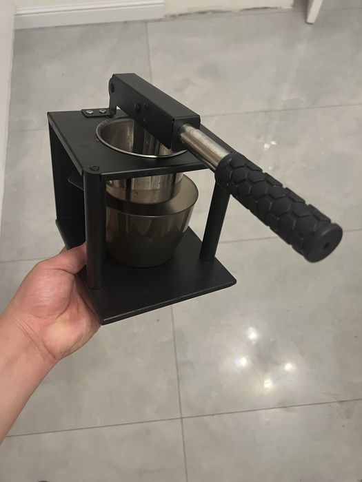 Продается соковыжималка