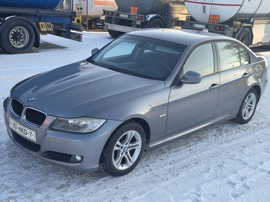 Bmw E90 2.0d Euro5  navi jante carlig Senzori Import Olanda