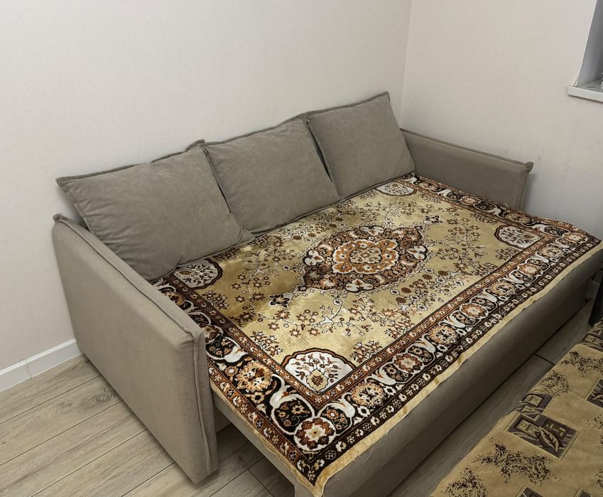 Срочно продам диван