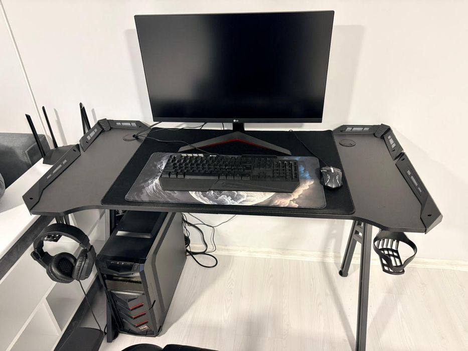 Настолен компютър Intel Core i5-8400 / 8GB RAM / Windows 10 Pro