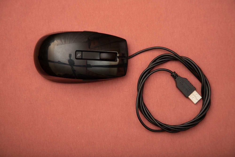 4 Mouse-uri cu fir USB