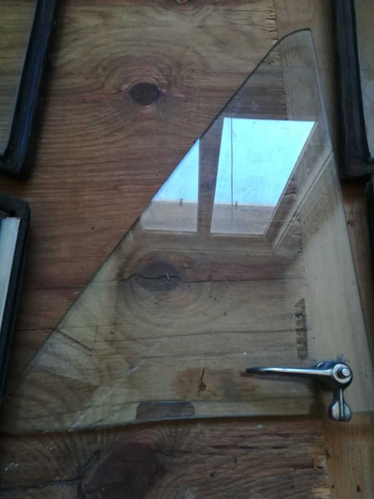 Оригинални стъкла за ВАЗ 2102 / 2104 (комби) жигули