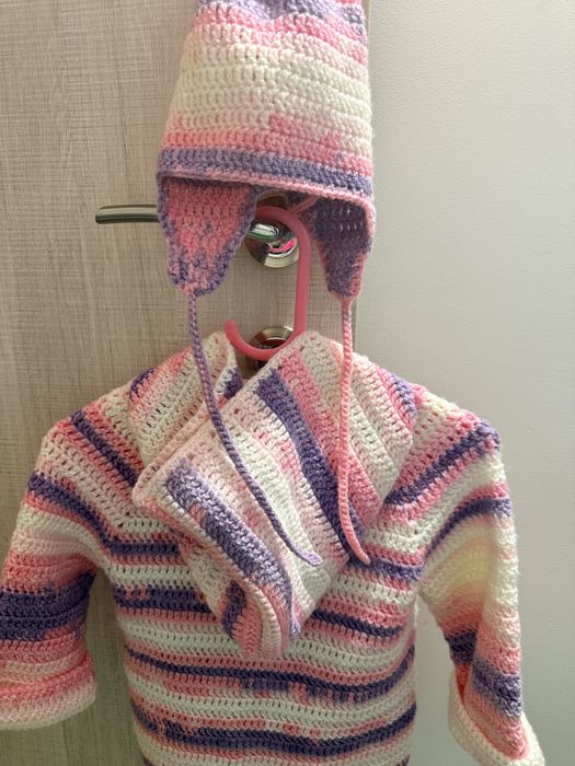 Vand set impletit manual pentru fetite 1 -1,5 ani , pret 30 lei