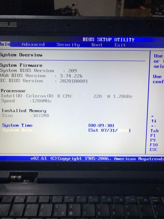 Asus K50C, display 15,6 " LED hd, 1366 x 768 rezolutie