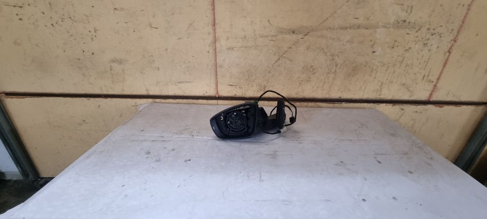 oglinda stanga vw t roc 2017