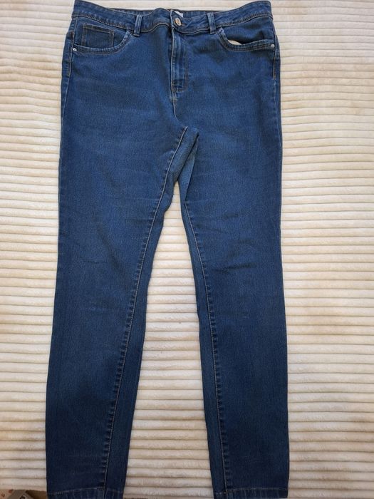 Запазени Дамски дънки..