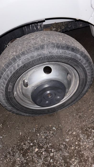 Продам два диска с резиной на газель