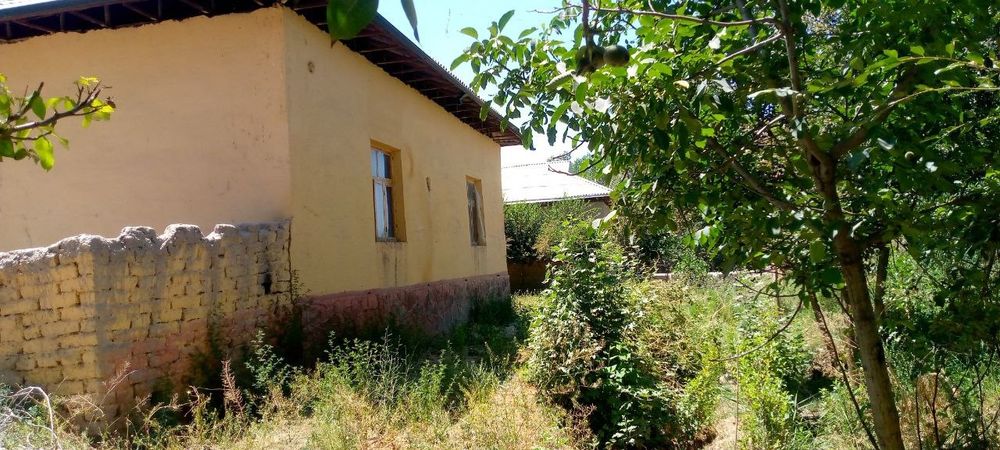 Уй жой сотаман жонбойда 13 мактаб рупарасида жойлашган