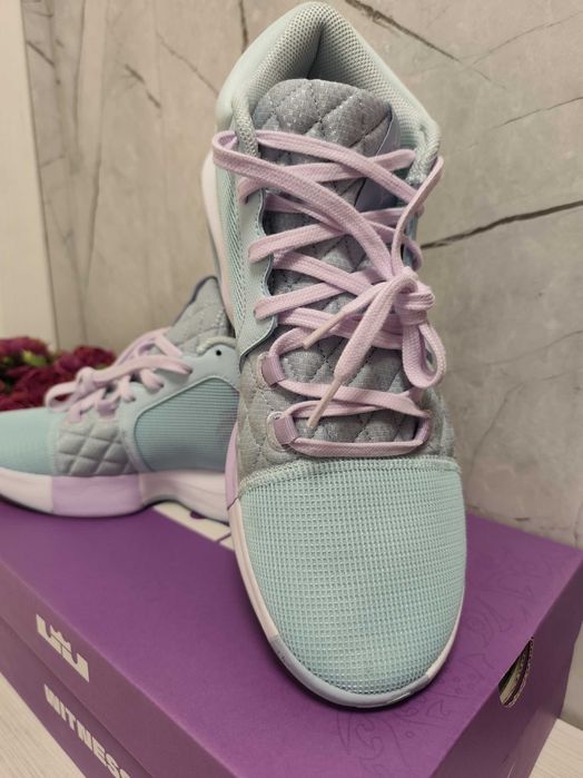 Оригинални Nike LeBron Witness VIII