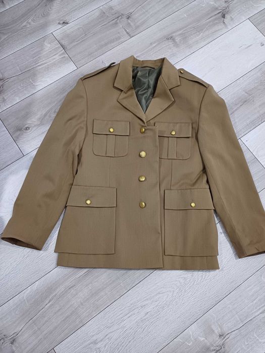 Costum cadre militare