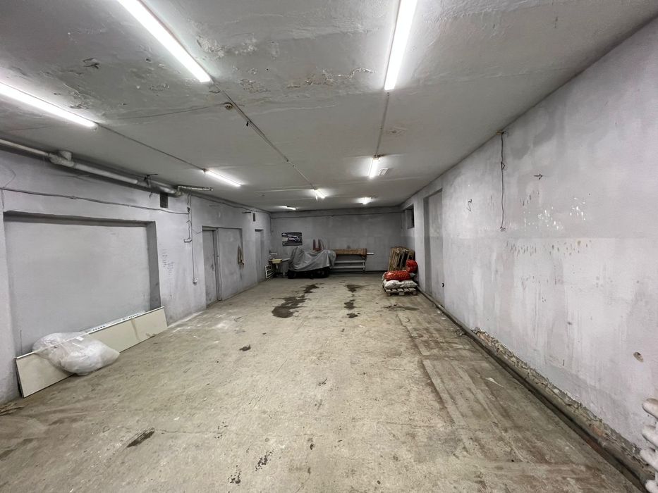 Сдаётся бокс в центре