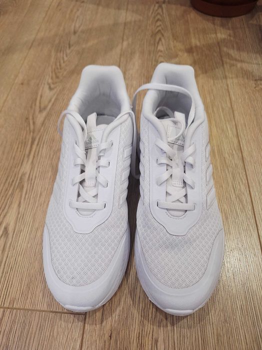 Маратонки Адидас бели 37 1/3