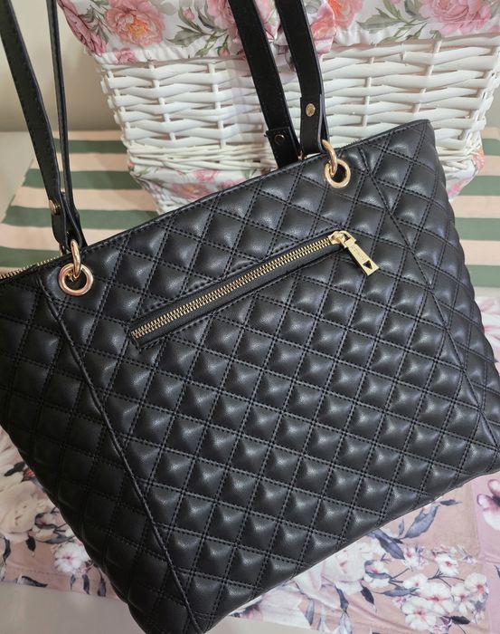 Guess Geantă spațioasă