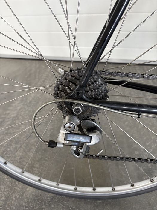 Продавам шосеен велосипед BIANCHI