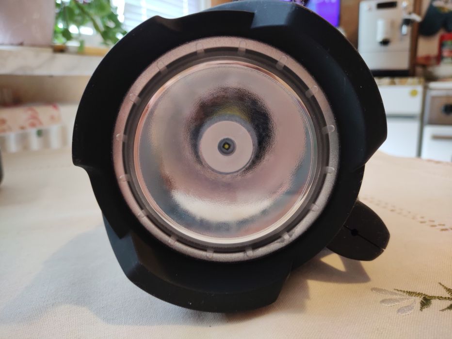 Прожектор -coleman