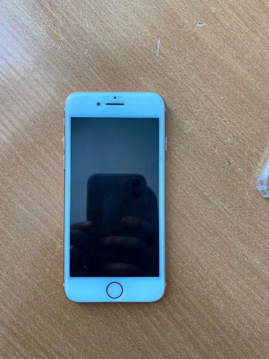 Продам айфон 8 64 гб