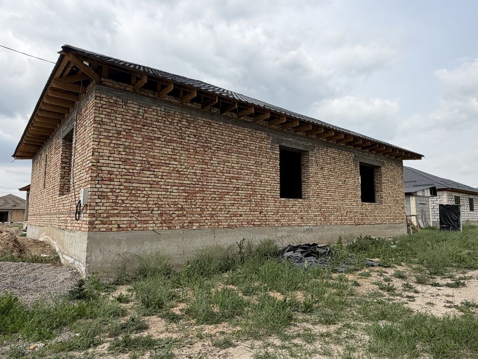 Продам дом из красного кирпича
