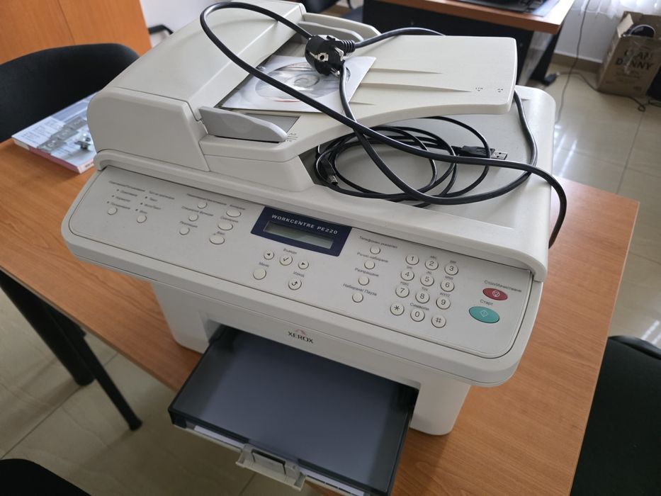 Продавам комбиниран принтер, скенер и копир Xerox WorkCentre PE220