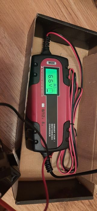 Redresor Auto pentru baterie 6V - 12V 4A, cu microprocesor, Nou!