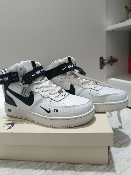 Кроссовки Nike Air Force 1 07 Mid LV8