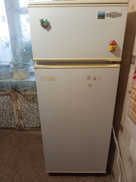 Продам холодильник
