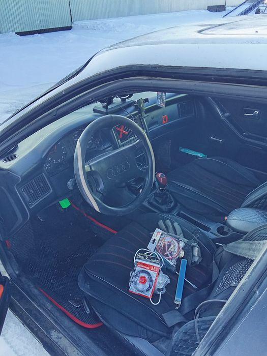 Продам Ауди 80 в4 на ходу 2л моно