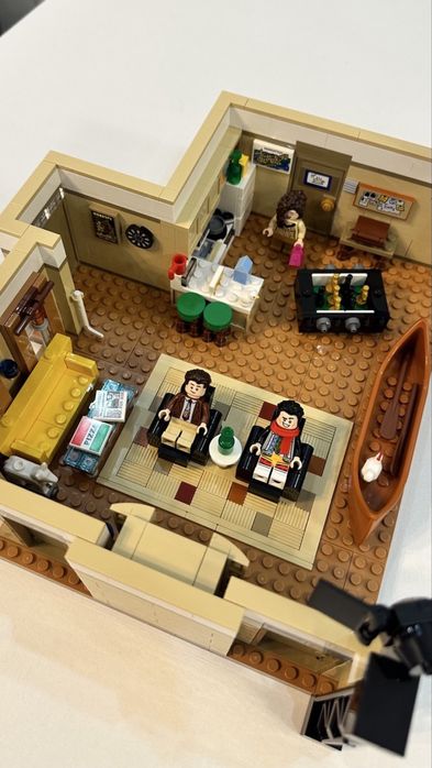 Lego 10292 сериал Друзья