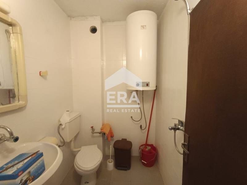 ЕКСКЛУЗИВНО! Многостаен апартамент в ЖСК с три отделни спални, голямо