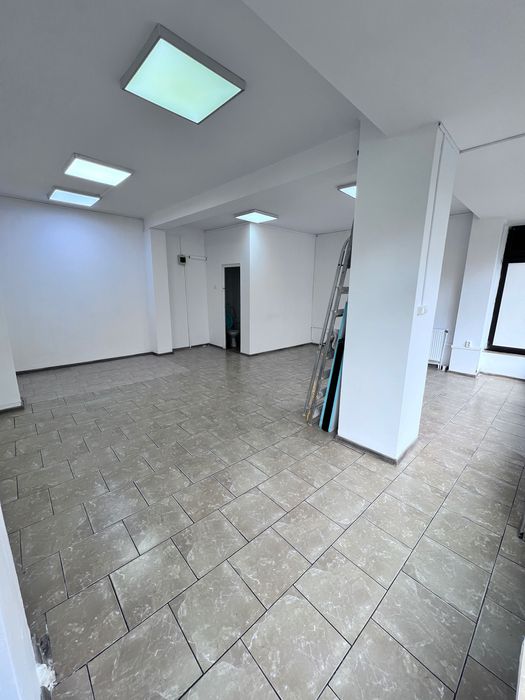 Spatiu comercial de vanzare