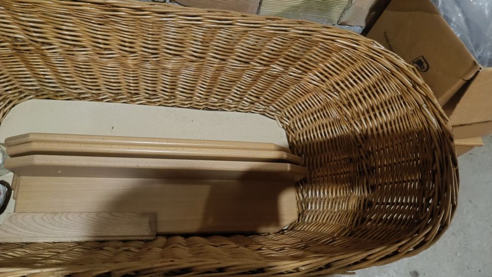 Винтидж бебешки ратанов кош