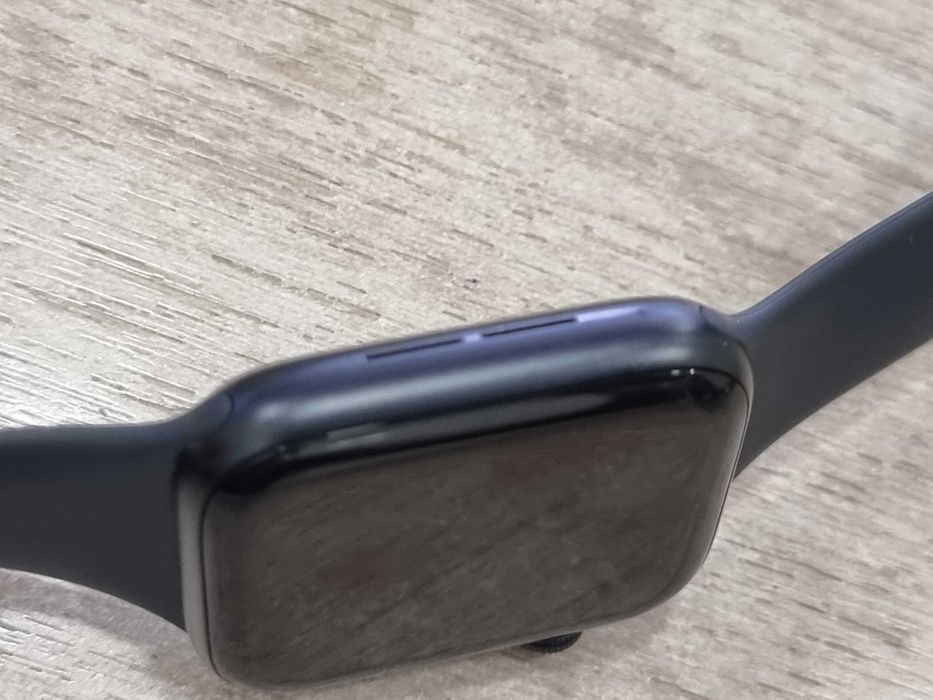 Apple watch SE 2 gen.  92% батерия