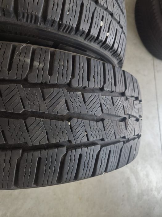 4 anvelope iarna Michelin 215 60 17 C stare buna