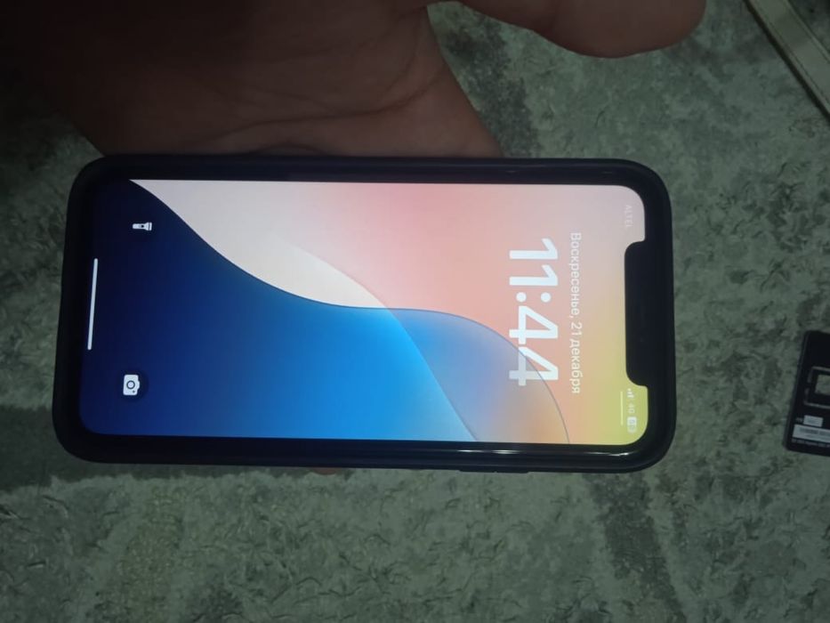 Айфон   11  64 гб