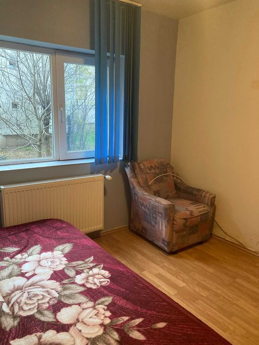 Vând apartament 2 camere, parter, Jimbolia în zona gării.