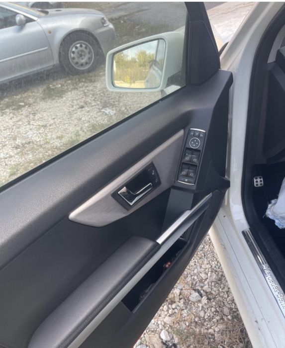 GLK 350 ударена , колата се продава цяла!