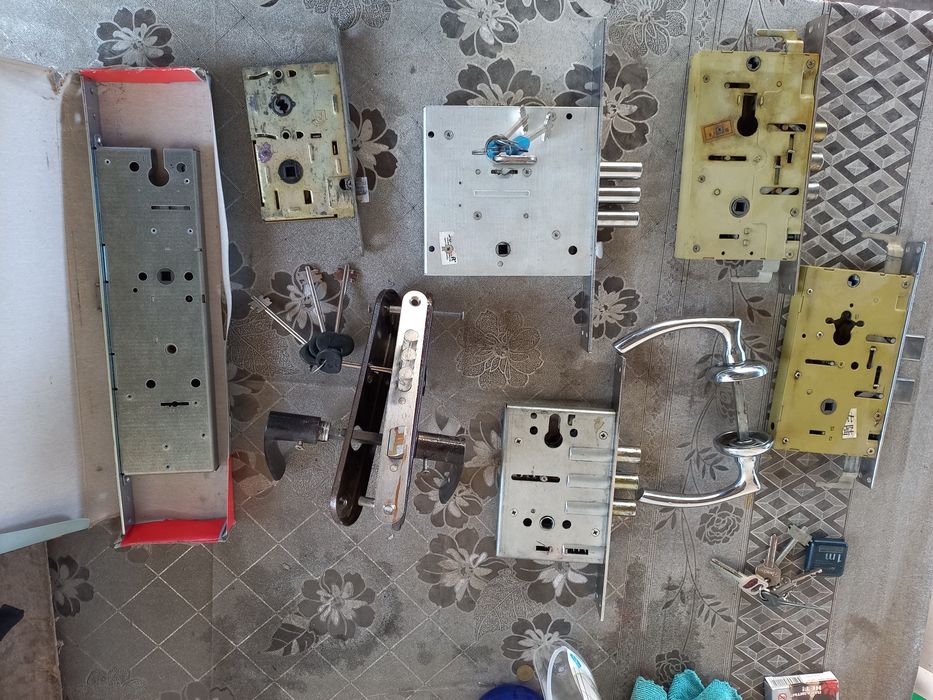 Замки на железные  двери