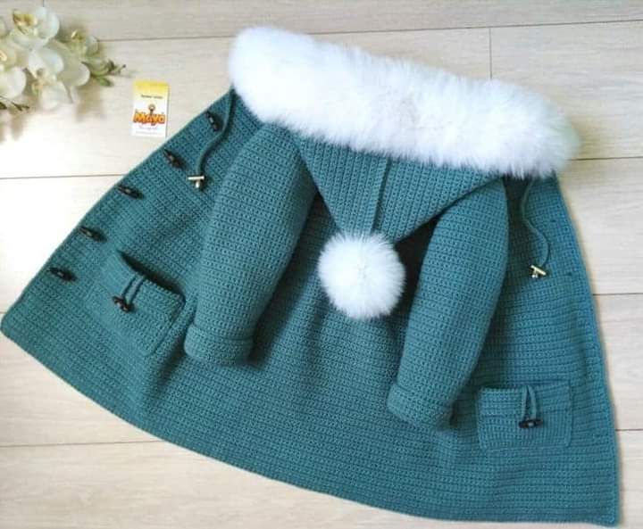 Căciuliță paltonaș bocanci cisme