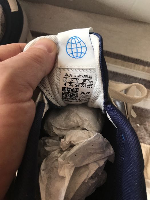 Чисто нови Adidas номер 36