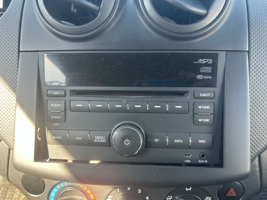 Vand radio cd Chevrolet Aveo 2006-2011